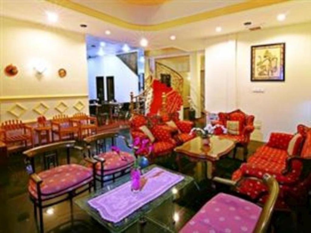 Mervit Hotel Padang  Buitenkant foto